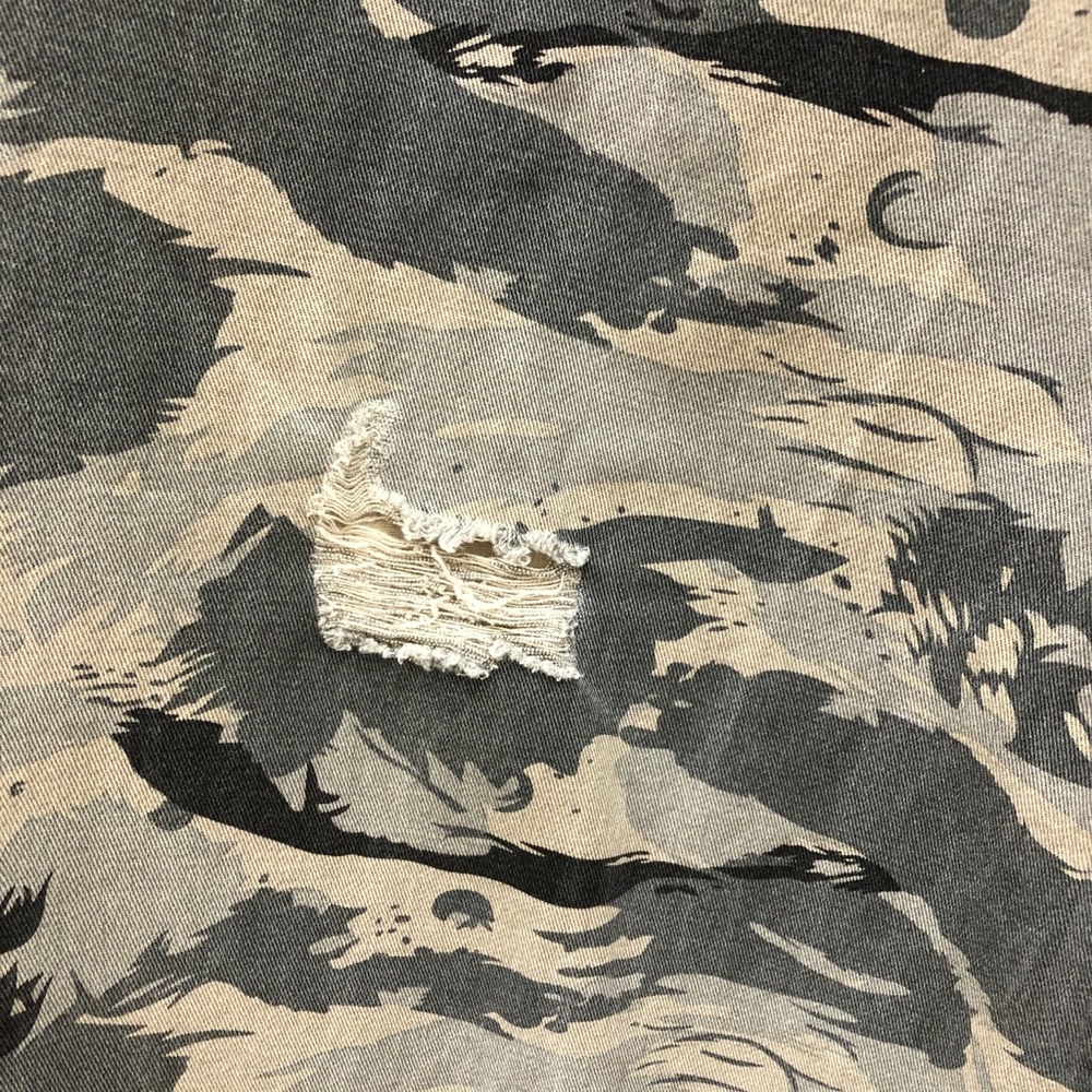 POL Camo Cheetah High Rise Cropped Jeans - Picture 2 of 9